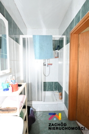 Dom z zabudowaniami - PoŁęcko